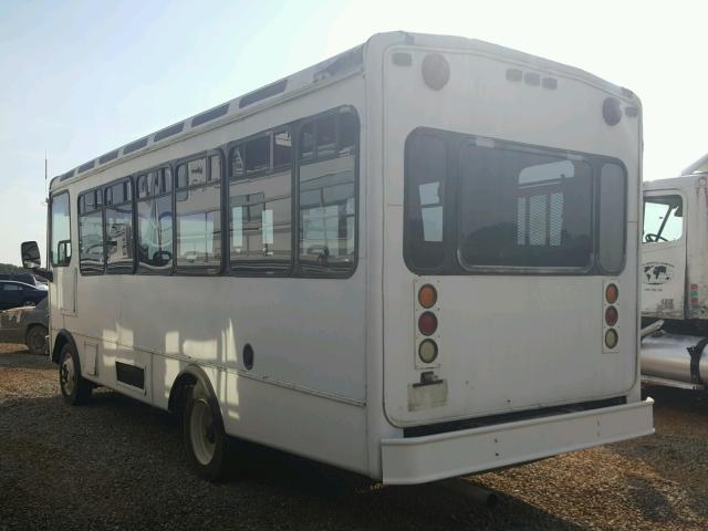 4UZAABBW83CL72599 - 2003 FREIGHTLINER CHASSIS M WHITE photo 3