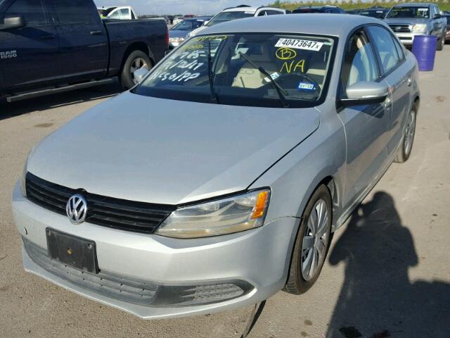 3VWDX7AJ1BM364535 - 2011 VOLKSWAGEN JETTA SILVER photo 2