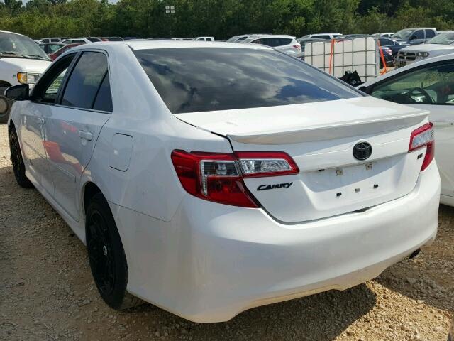 4T1BF1FK1EU410386 - 2014 TOYOTA CAMRY WHITE photo 3