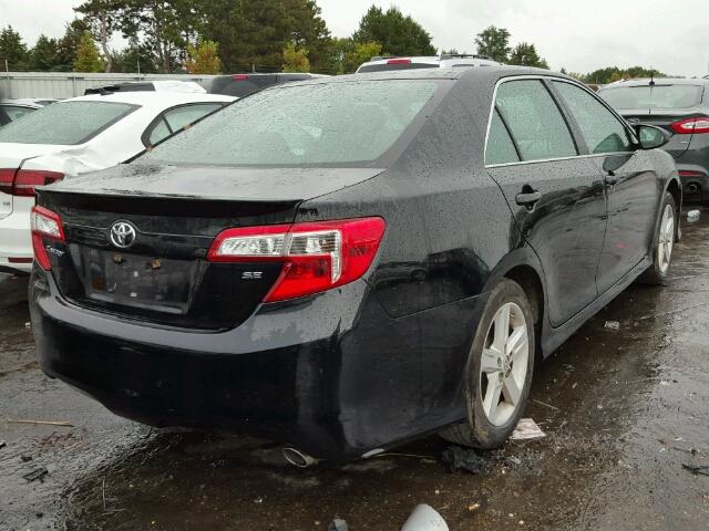 4T1BF1FK9EU320712 - 2014 TOYOTA CAMRY L/SE BLACK photo 4