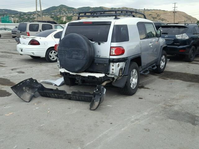 JTEBU11FX70074750 - 2007 TOYOTA FJ CRUISER SILVER photo 4