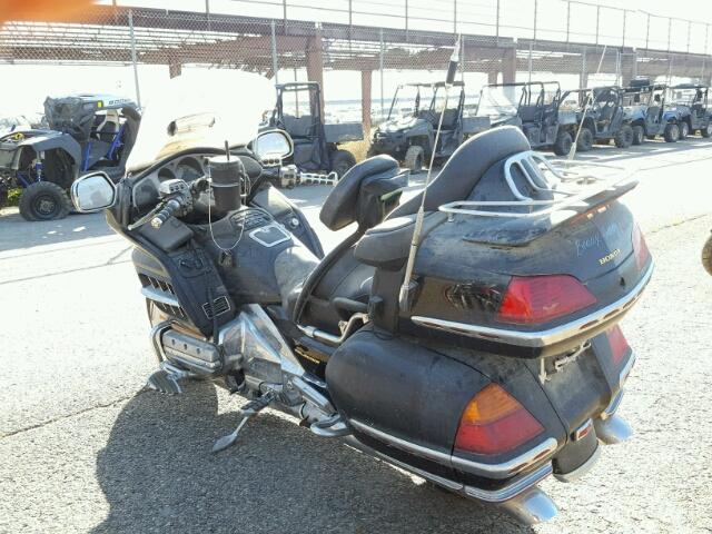 1HFSC47012A102245 - 2002 HONDA GL1800 BLACK photo 3