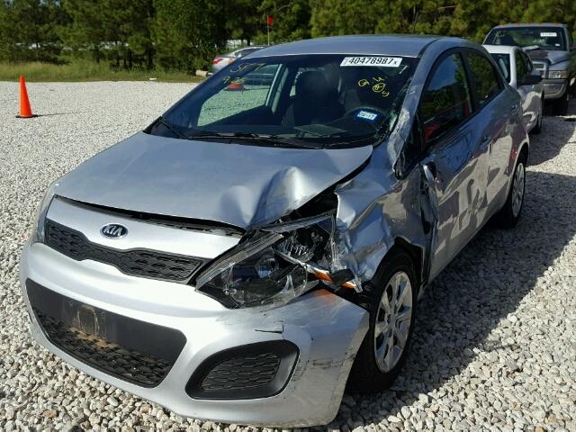 KNADM5A35D6303898 - 2013 KIA RIO SILVER photo 2