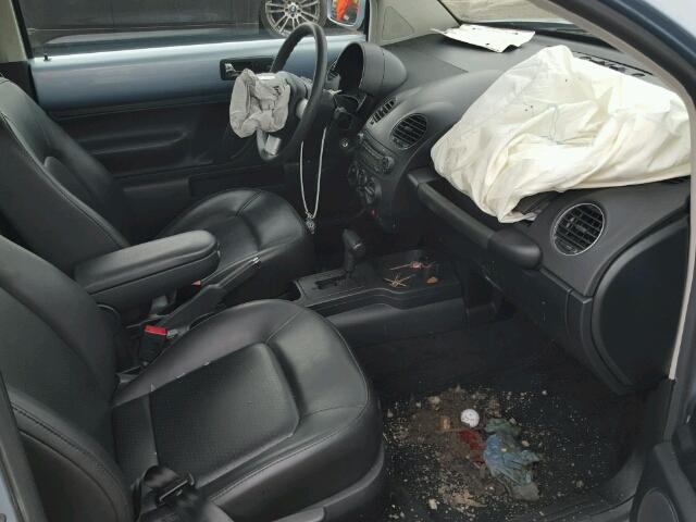 3VWRW21C19M507930 - 2009 VOLKSWAGEN NEW BEETLE 蓝色 照片 5