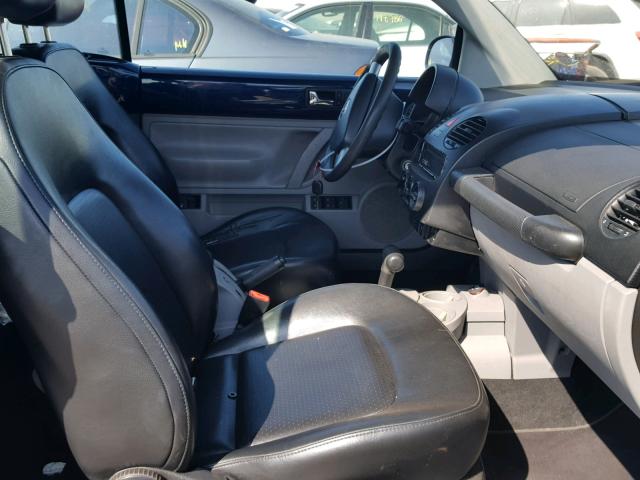 3VWCD31Y14M322718 - 2004 VOLKSWAGEN NEW BEETLE 蓝色 照片 5