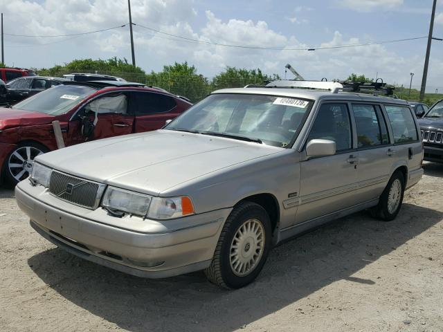 YV1KW9608V1041605 - 1997 VOLVO 960 SILVER photo 2