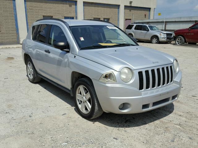 1J8FF47W37D194819 - 2007 JEEP COMPASS SILVER photo 1