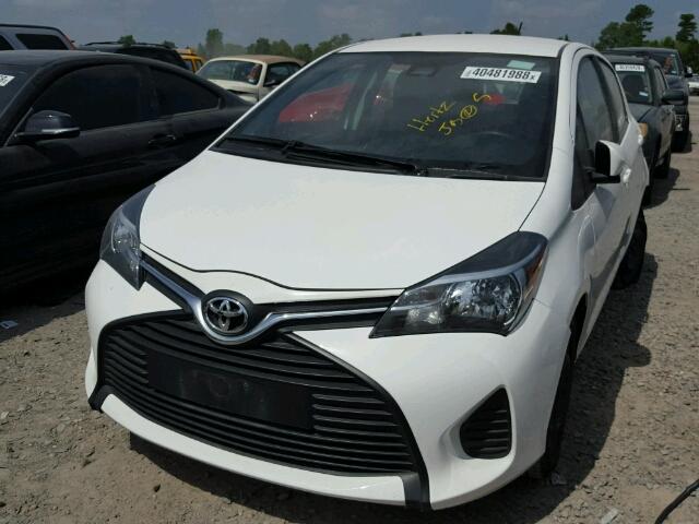 VNKKTUD34HA075387 - 2017 TOYOTA YARIS L WHITE photo 2