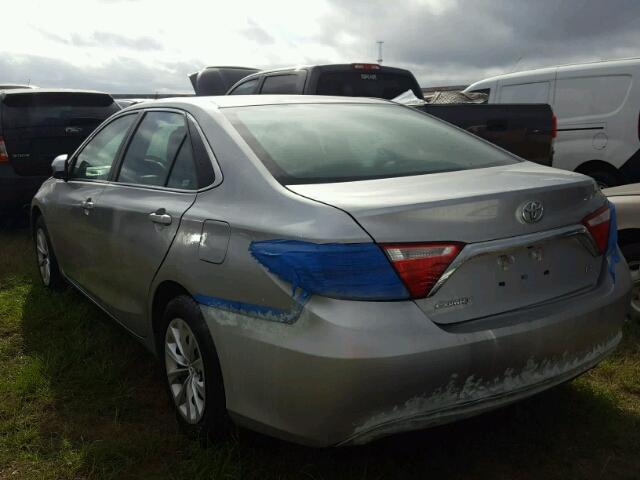 4T1BF1FK4FU935833 - 2015 TOYOTA CAMRY LE 灰色 照片 3