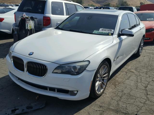 WBAKA83569CY35010 - 2009 BMW 750 I WHITE photo 2