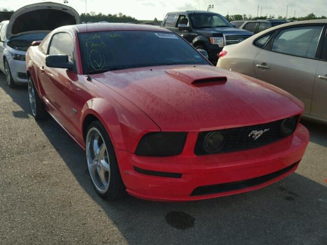 1ZVFT82H255115595 - 2005 FORD MUSTANG GT RED photo 1