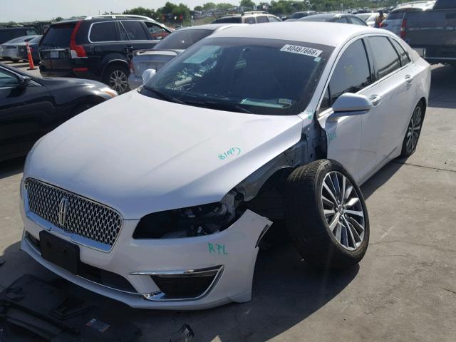 3LN6L5A95HR610902 - 2017 LINCOLN MKZ PREMIE WHITE photo 2