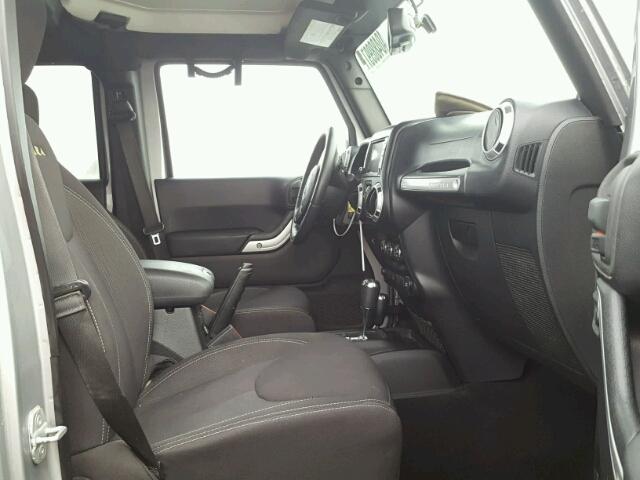 1C4BJWEG6DL617406 - 2013 JEEP WRANGLER U SILVER photo 5