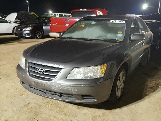 5NPET46C19H454098 - 2009 HYUNDAI SONATA GRAY photo 2