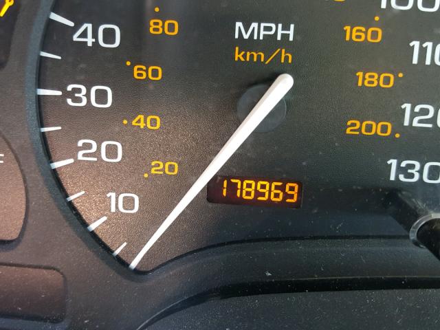 1G8ZY12731Z103078 - 2001 SATURN SC2 SILVER photo 8