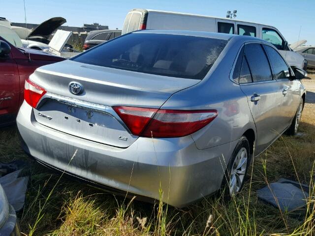 4T1BF1FK8HU668604 - 2017 TOYOTA CAMRY SILVER photo 4