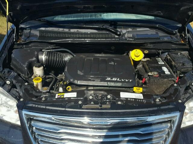 2C4RC1BG2DR743785 - 2013 CHRYSLER TOWN & COU GRAY photo 7