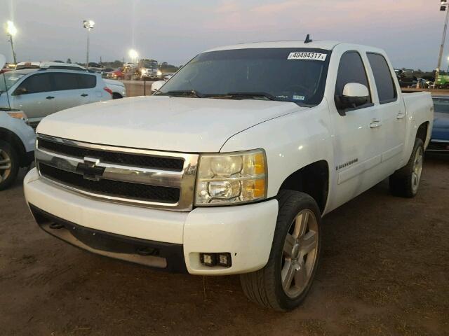 3GCEK13308G301046 - 2008 CHEVROLET SILVERADO WHITE photo 2