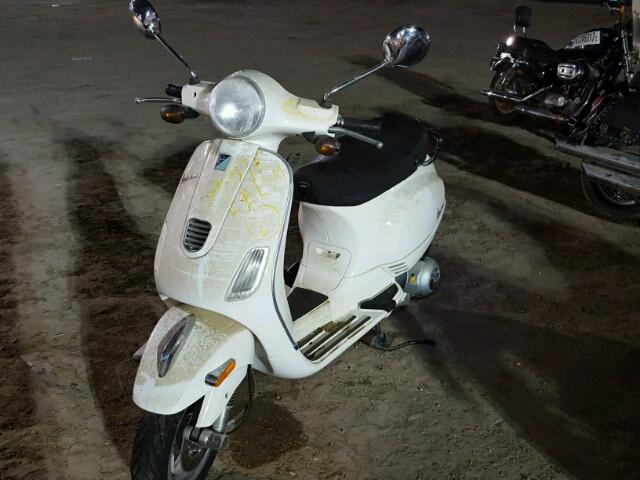 ZAPM688F9D5003414 - 2013 VESPA LX 150IE WHITE photo 2