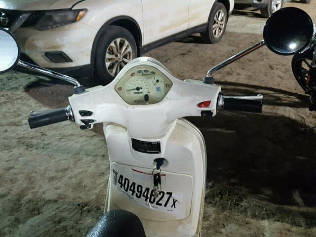 ZAPM688F9D5003414 - 2013 VESPA LX 150IE WHITE photo 5