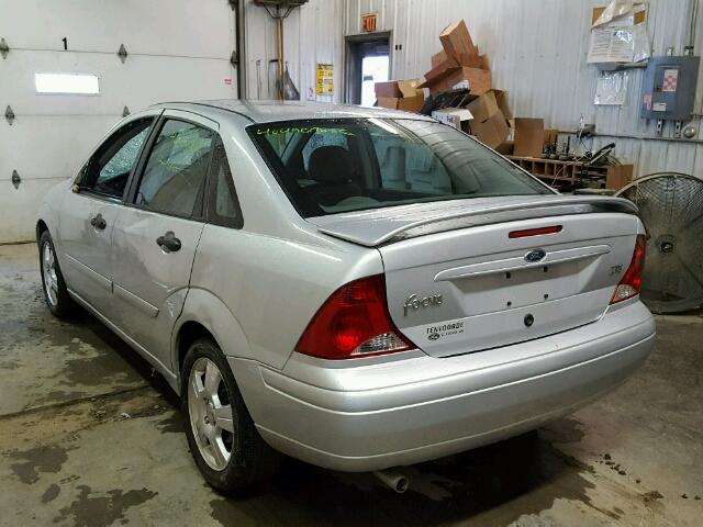 1FAFP38353W164230 - 2003 FORD FOCUS ZTS SILVER photo 3