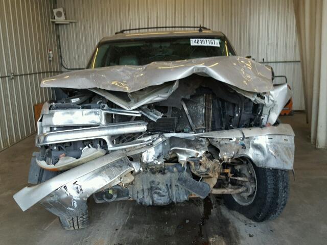 1GNFK16ZX6J119197 - 2006 CHEVROLET SUBURBAN K SILVER photo 9