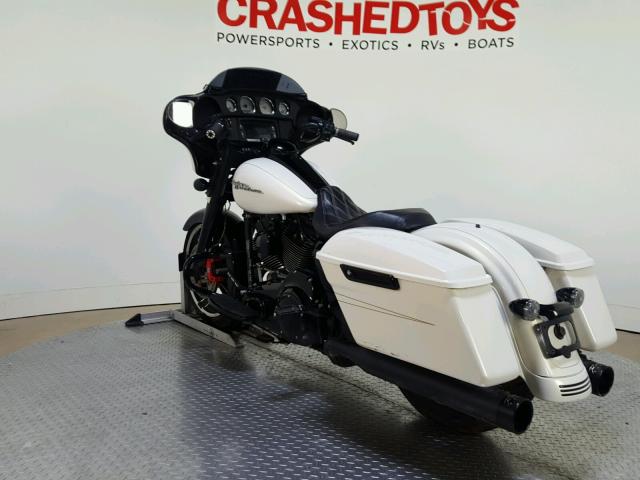 1HD1KRM13FB609536 - 2015 HARLEY-DAVIDSON FLHXS STRE WHITE photo 6