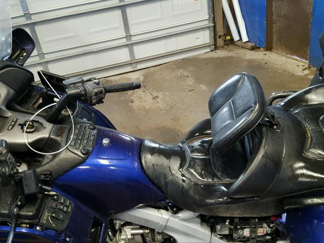 1HFSC47053A206979 - 2003 HONDA GL1800 PURPLE photo 5