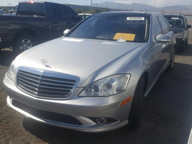 WDDNG71X57A071274 - 2007 MERCEDES-BENZ S 550 SILVER photo 2