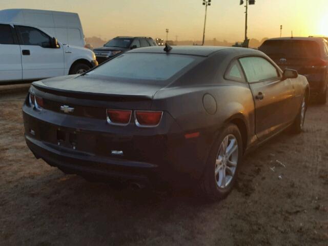 2G1FB1E3XD9152806 - 2013 CHEVROLET CAMARO LT BLACK photo 4