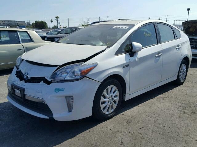 JTDKN3DP2E3050374 - 2014 TOYOTA PRIUS PLUG WHITE photo 2