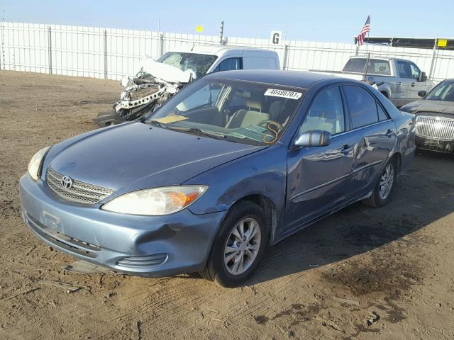 4T1BF30K94U573936 - 2004 TOYOTA CAMRY LE BLUE photo 2