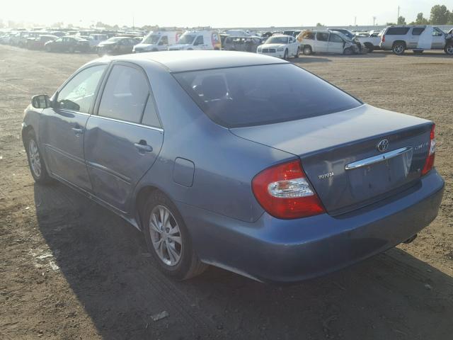 4T1BF30K94U573936 - 2004 TOYOTA CAMRY LE BLUE photo 3