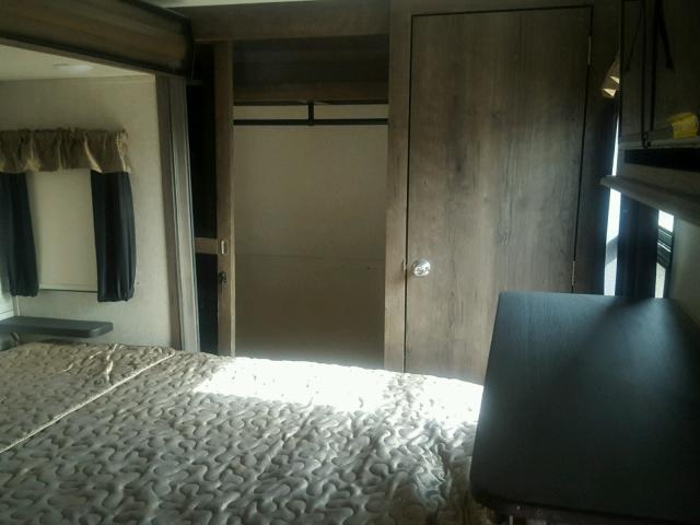 4YDF37923JA741170 - 2018 KEYSTONE MONTANA TAN photo 9