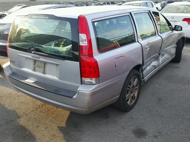 YV1SW640262540882 - 2006 VOLVO V70 SILVER photo 4