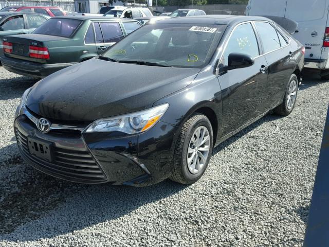 4T1BF1FK6HU270887 - 2017 TOYOTA CAMRY LE 黑色 照片 2