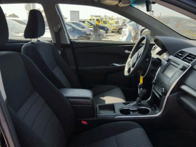 4T1BF1FK6HU270887 - 2017 TOYOTA CAMRY LE 黑色 照片 5