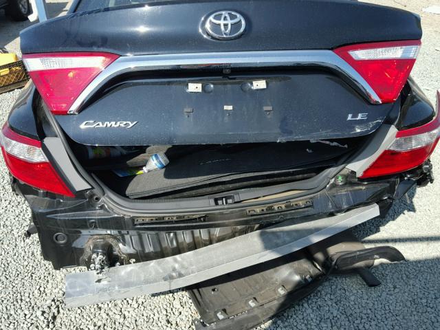 4T1BF1FK6HU270887 - 2017 TOYOTA CAMRY LE 黑色 照片 9