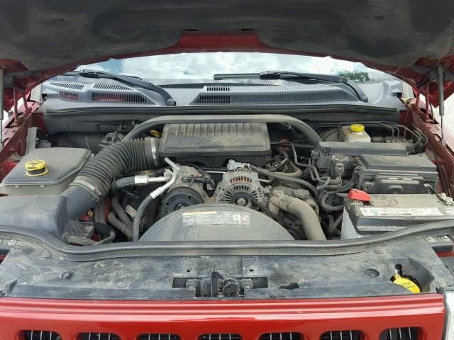 1J8HG48KX6C205806 - 2006 JEEP COMMANDER RED photo 7