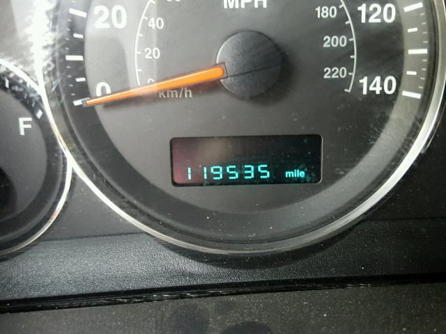 1J8HG48KX6C205806 - 2006 JEEP COMMANDER RED photo 8