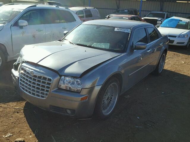 2C3LA53G56H218427 - 2006 CHRYSLER 300 TOURIN GRAY photo 2