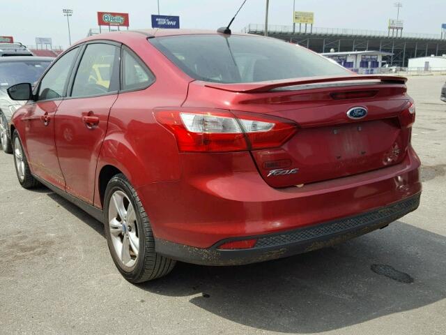1FAHP3F25CL294450 - 2012 FORD FOCUS RED photo 3