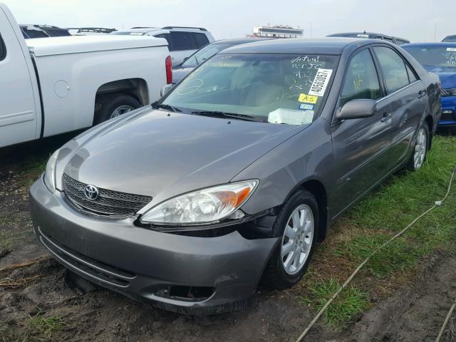 4T1BE32K34U810050 - 2004 TOYOTA CAMRY SILVER photo 2