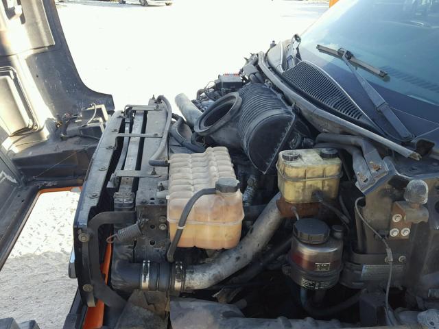 1GBE5C1265F517711 - 2005 CHEVROLET C5500 C5C0 ORANGE photo 7