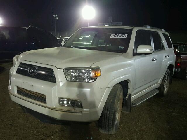 JTEZU5JR5C5035254 - 2012 TOYOTA 4RUNNER WHITE photo 2