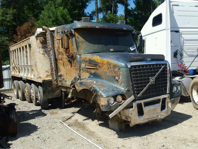 4V5K99GH26N399679 - 2006 VOLVO VHD GREEN photo 1