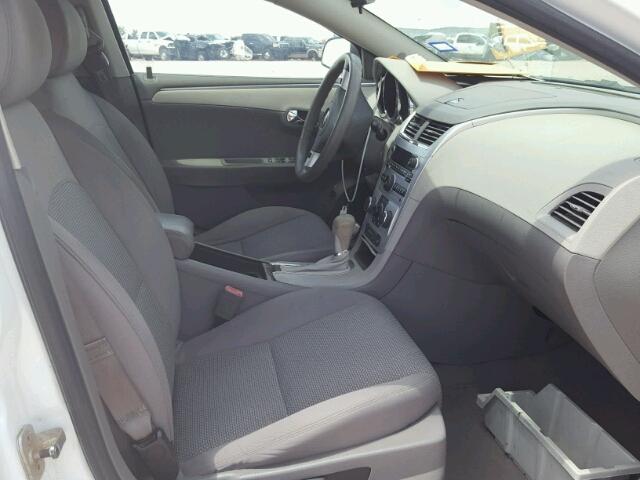 1G1ZB5E19BF119688 - 2011 CHEVROLET MALIBU LS თეთრი ფოტო 5