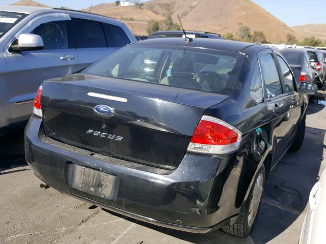 1FAHP34N28W156819 - 2008 FORD FOCUS S/SE BLACK photo 4