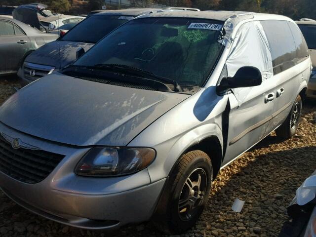 1C4GJ45312B620398 - 2002 CHRYSLER VOYAGER LX SILVER photo 2