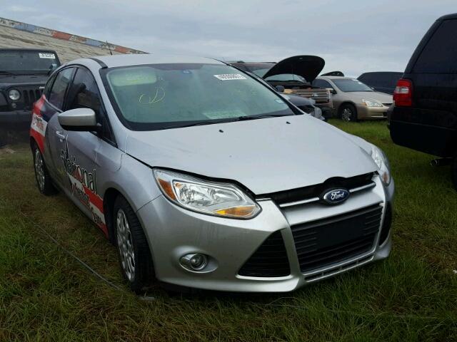 1FAHP3K20CL216213 - 2012 FORD FOCUS SE SILVER photo 1